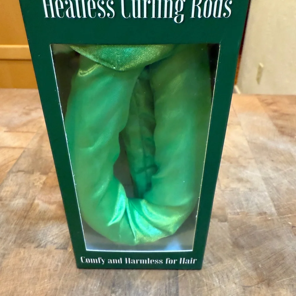 WICKED Green Heatless Curling Rods Set Witch Hair Brush Watermelon Lotion NEW - Picture 10 of 16